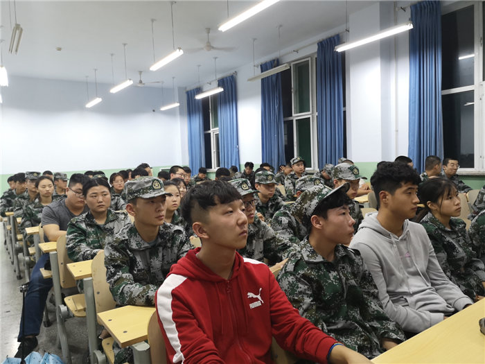 D:\我的文档\新生见面会3.jpg D:\我的文档\新生见面会3.jpg